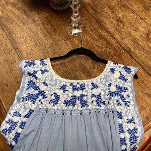 Mi Golondrina Flores Short Chambray Dress Blue White Embroidery Small
